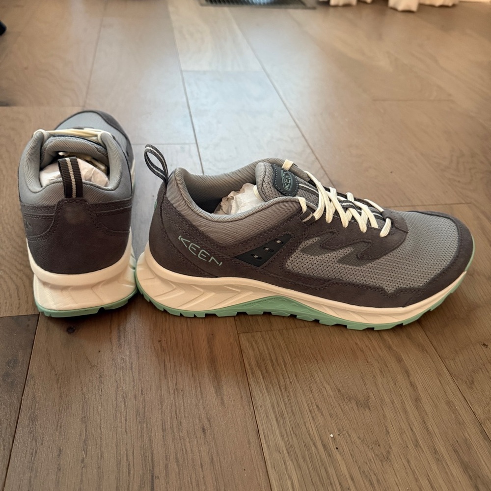 KEEN Women's NWT Hightrail Vent Hiking Shoes in Steel Grey / Lichen, size 12